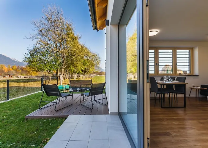 Maple & Pine Apartment