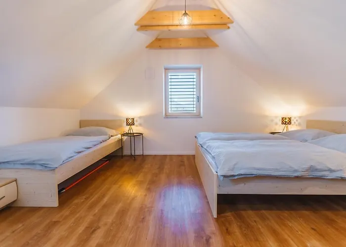 Apartment Maple & Pine