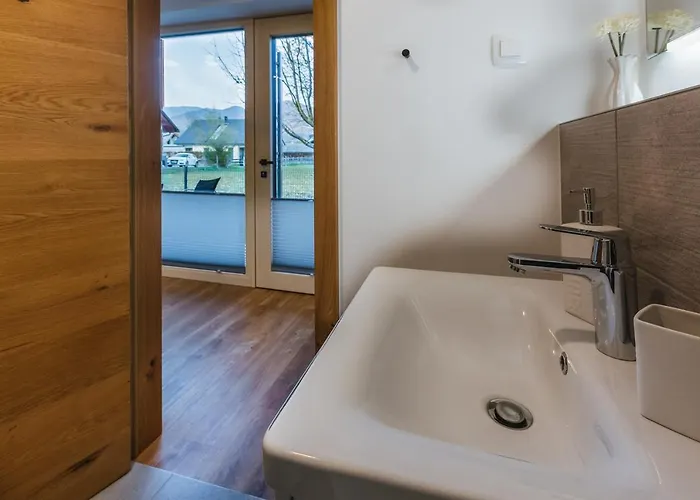 Maple & Pine 公寓 布莱德