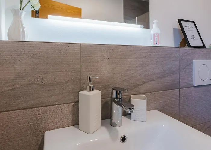 Maple & Pine 公寓 布莱德